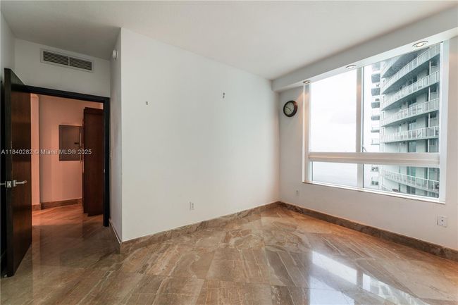APT-3715 - 1900 N Bayshore Dr, Condo with 2 bedrooms, 3 bathrooms and null parking in Miami FL | Image 27
