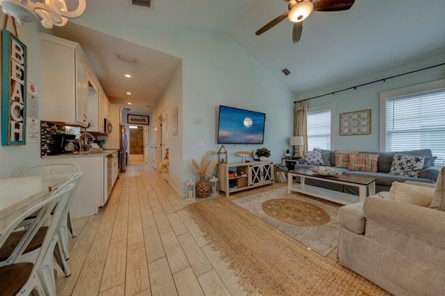 2 - 103 Ocean View Dr, House other with 2 bedrooms, 2 bathrooms and 2 parking in Mexico Beach FL | Image 4