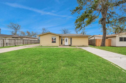 2909 Tarpey Ave, Texas City, TX, 77590-6829 | Card Image