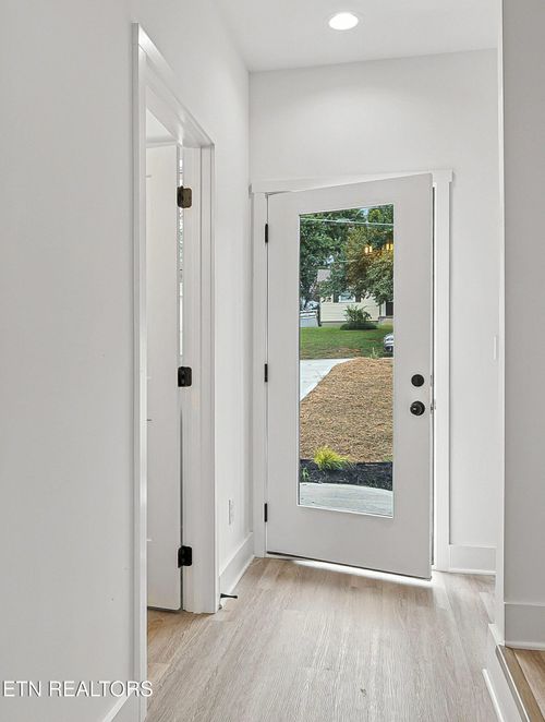 5016 Landbrook Dr, Knoxville, TN, 37921-5380 | Card Image