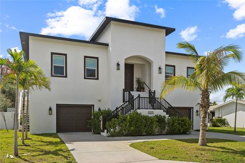 6611 Blue Heron Dr S, St Petersburg, FL, 33707-3801 | Card Image