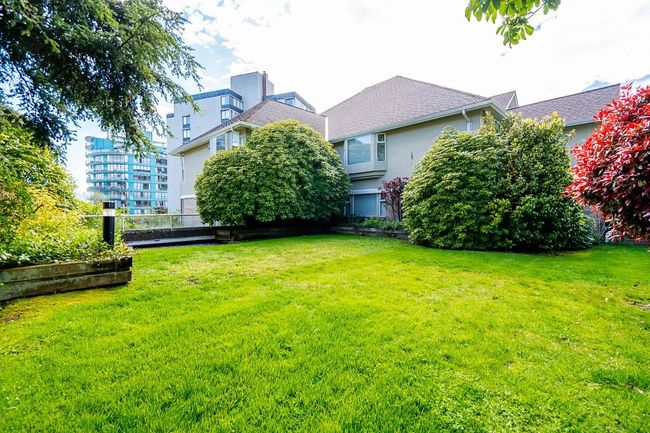 17 - 2130 Marine Drive, Condo with 2 bedrooms, 2 bathrooms and 1 parking in West Vancouver BC | Image 27