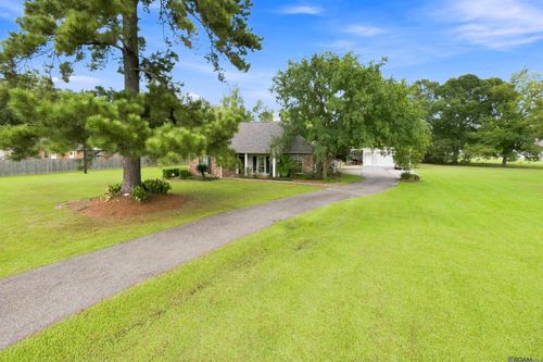 30886 Walker Rd N, Walker, LA, 70785-5604 | Card Image