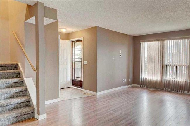 39 Templeton Bay Ne, Home with 3 bedrooms, 1 bathrooms and 2 parking in Calgary AB | Image 2