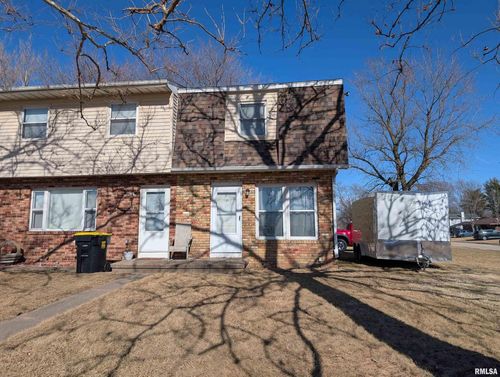 21 Manor Dr, Eldridge, IA, 52748-9721 | Card Image