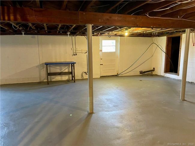 Walk out basement | Image 32