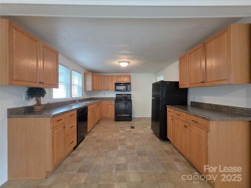 94 Sumner Ave Nw, Concord, NC, 28027-6159 | Card Image