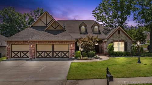 1607 Forest Hill Dr, Claremore, OK, 74017-9436 | Card Image