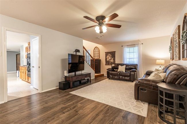 2309 Salisbury Ln, House other with 4 bedrooms, 2 bathrooms and 2 parking in Alvin TX | Image 5