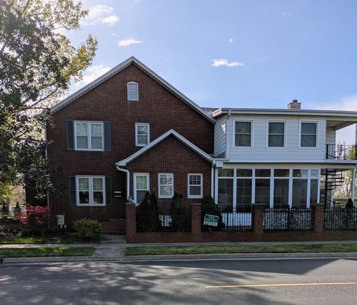 2004 Wall St, Murphysboro, IL, 62966-1760 | Card Image