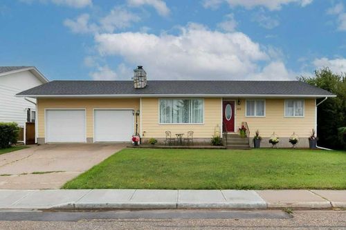 309 2 Street, Irricana, AB, T0M1B0 | Card Image