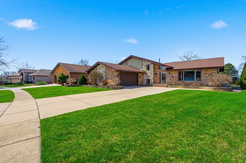 670 Kruk St, Lemont, IL, 60439-4300 | Card Image