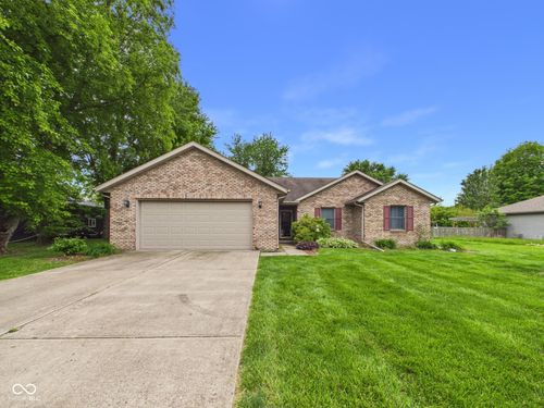 35 W Estate St, Anderson, IN, 46013-3801 | Card Image