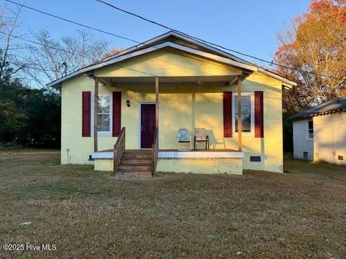 307 E Irwin St, Pinetops, NC, 27864-3303 | Card Image