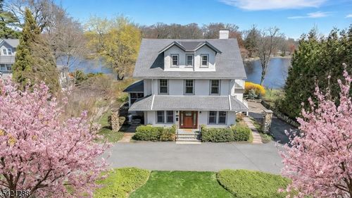 17 Briarcliff Rd, Mountain Lakes, NJ, 07046-1304 | Card Image