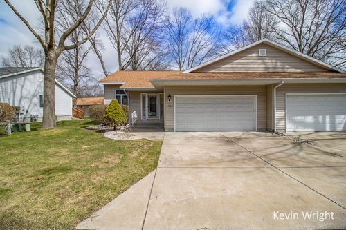 4468 Spruce Ct, Norton Shores, MI, 49441-5669 | Card Image