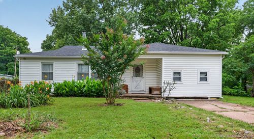 212 S Indianola St, Pryor, OK, 74361-5626 | Card Image