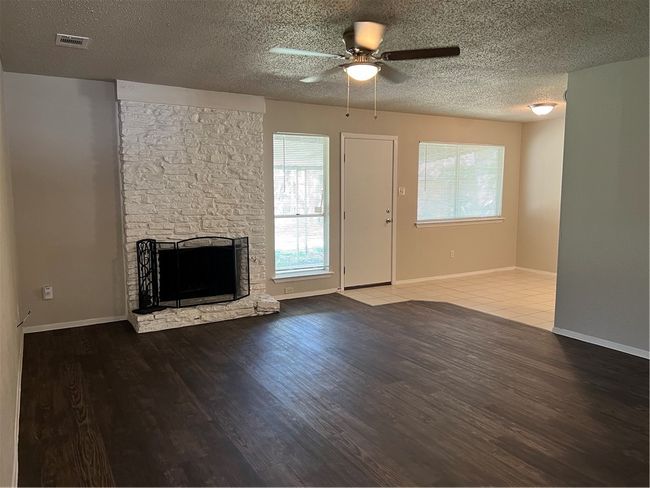 7318 Lunar Dr, House other with 3 bedrooms, 2 bathrooms and 2 parking in Austin TX | Image 7