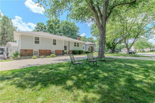 7907 Bel Ray Dr, Belton, MO, 64012-2218 | Card Image