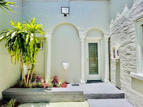 1-442 Sw 10th Ave, Miami, FL, 33130-2111 | Card Image