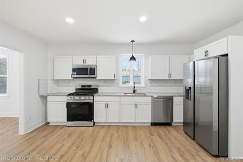 20543 Gudith Rd, BROWNSTOWN TWP, MI, 48183-1060 | Card Image