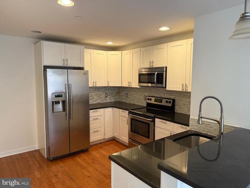 apt-2-1234 S 17th St, PHILADELPHIA, PA, 19146-3061 | Card Image