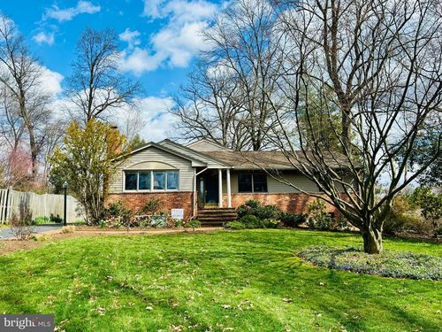 2405 Barbour Rd, FALLS CHURCH, VA, 22043-3055 | Card Image