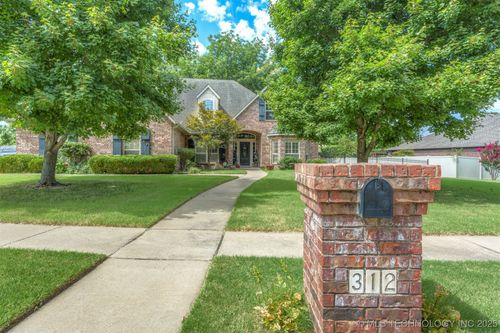 312 77th St, Broken Arrow, OK, 74014-2755 | Card Image