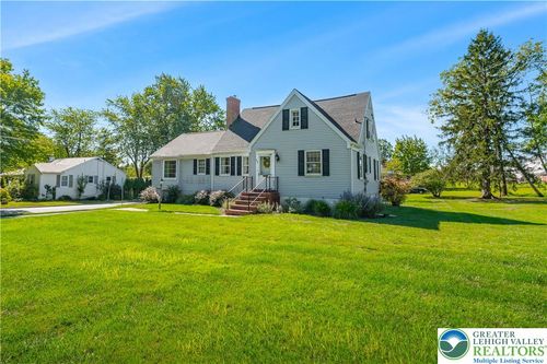 1008 W State St, Coopersburg, PA, 18036-1302 | Card Image