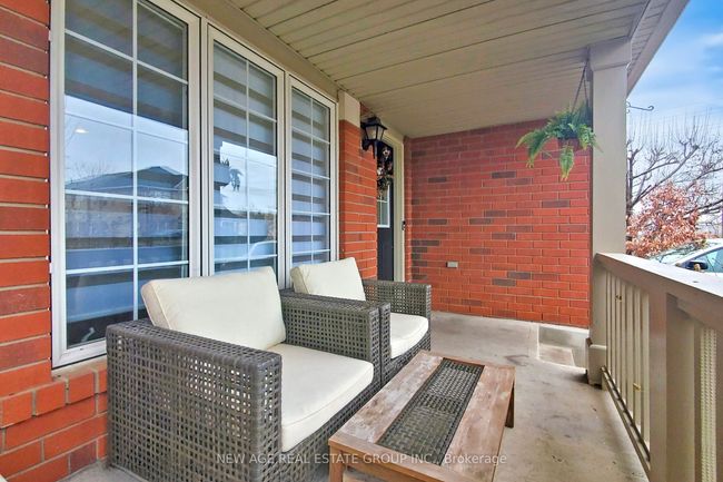 1506 Harwood Dr, House attached with 4 bedrooms, 3 bathrooms and 1 parking in Milton ON | Image 4
