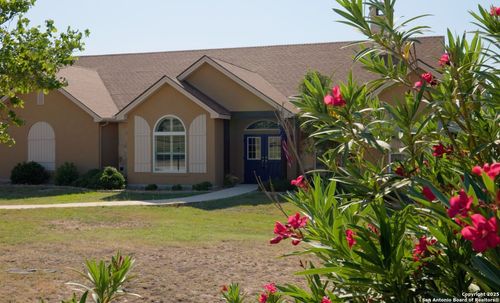 221 Cypress Estates Pkwy, Ingram, TX, 78025-4402 | Card Image