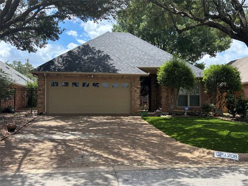 1208 Oriental Ave, Arlington, TX, 76011-2671 | Card Image