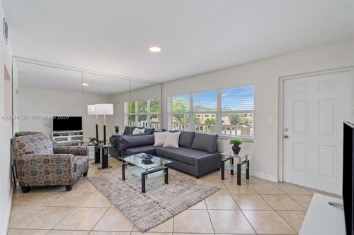 202-9101 Sunrise Lakes Blvd, Sunrise, FL, 33322-1331 | Card Image