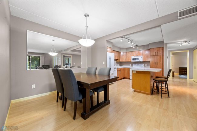 Dining Area to Kitchen | Image 13