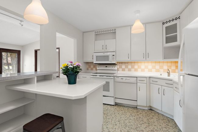 1021 Yuma Ln N, Townhouse with 2 bedrooms, 2 bathrooms and null parking in Plymouth MN | Image 7