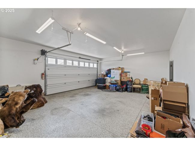 1019 Azure Way, House other with 3 bedrooms, 2 bathrooms and 2 parking in Eagle Point OR | Image 28