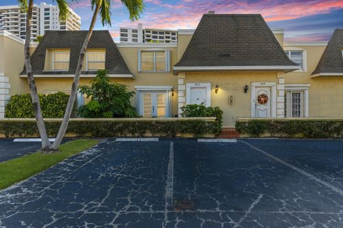 2212 Ne 7th St, Hallandale Beach, FL, 33009-2804 | Card Image