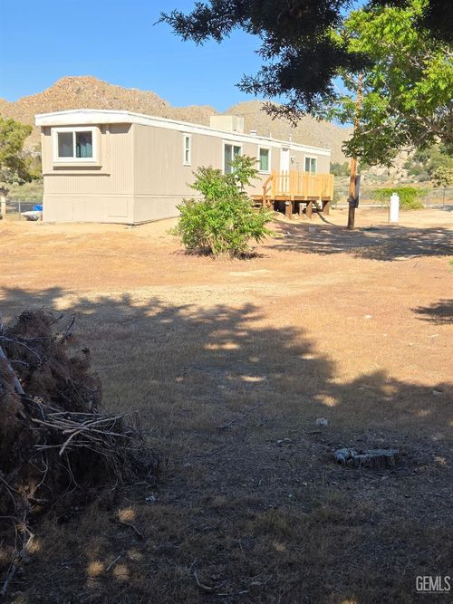 7801 Easy St, Onyx, CA, 93255-8033 | Card Image