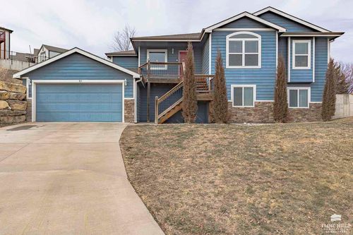815 Laussac Dr, Manhattan, KS, 66503-8465 | Card Image