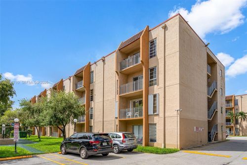 104-2-4715 Nw 7th St, Miami, FL, 33126 | Card Image