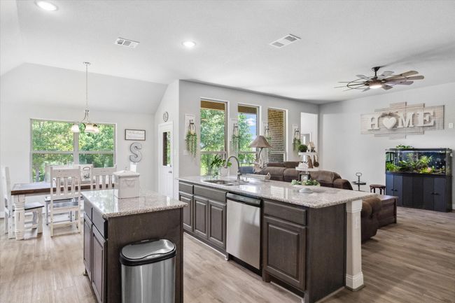 393 Private Road 7017, House other with 4 bedrooms, 2 bathrooms and null parking in Edgewood TX | Image 13