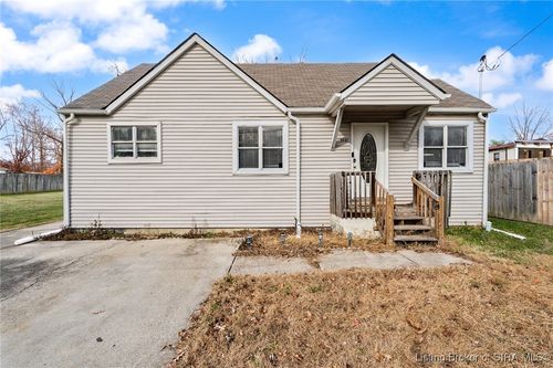 3941 Carver St, New Albany, IN, 47150-9761 | Card Image