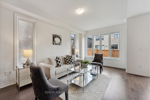 122 Laing Dr, Whitby, ON, L1P0N5 | Card Image