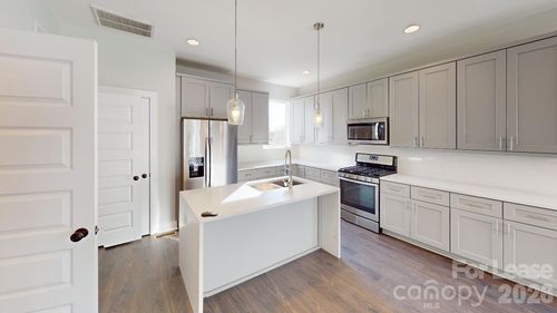 423 Coxe Ave, Charlotte, NC, 28208-4212 | Card Image