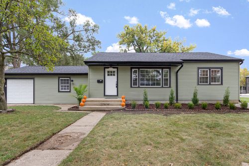 1142 N Webster St, Naperville, IL, 60563-2647 | Card Image