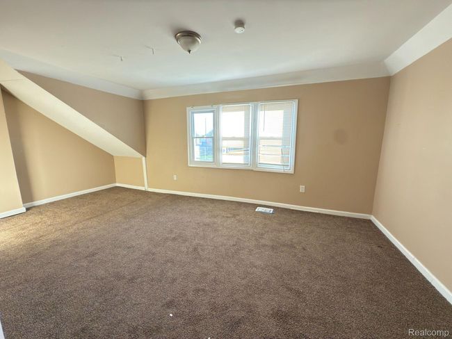 5042 Devonshire Rd, Home with 0 bedrooms, 2 bathrooms and 1 parking in Detroit MI | Image 8