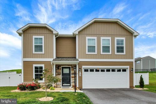 17 Natures Way Cir, NEW OXFORD, PA, 17350 | Card Image