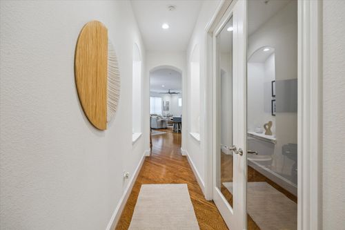 apt-208-2120 Kipling St, Houston, TX, 77098-2305 | Card Image