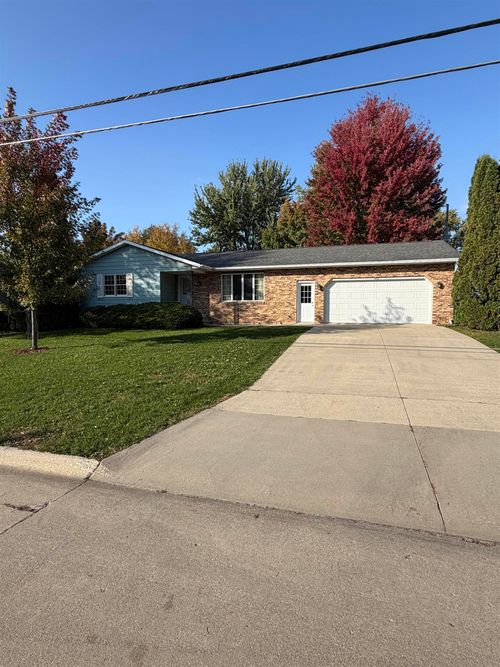 1200 Ne 4 Street, Independence, IA, 50644 | Card Image