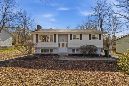 21 Carlheath Dr, Wellington, NS, B2T1A3 | Card Image